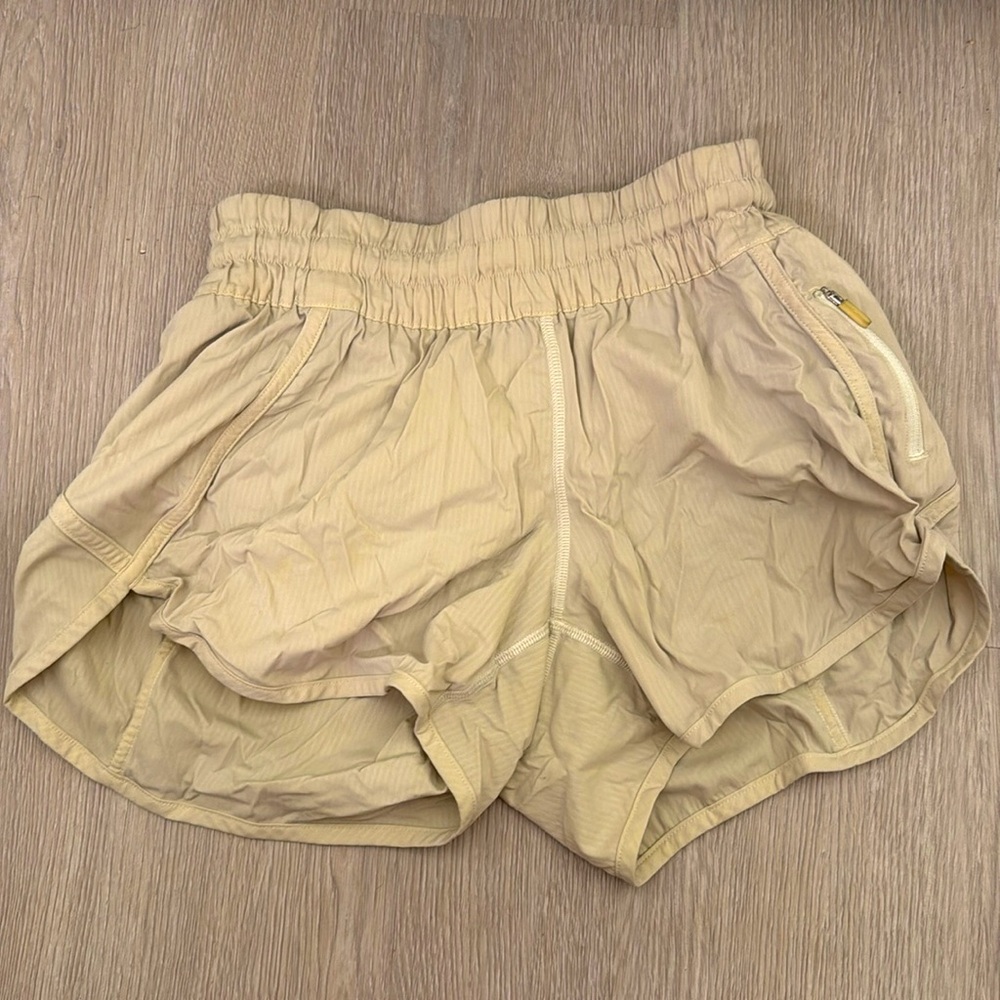 Lululemon Tracker Short V *4" Lemon Vibe Size 6